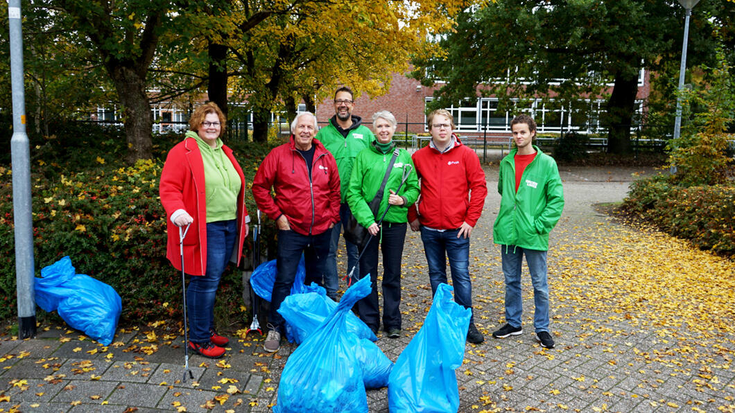 De opruimgroep van GroenLinks-PvdA in Leek.