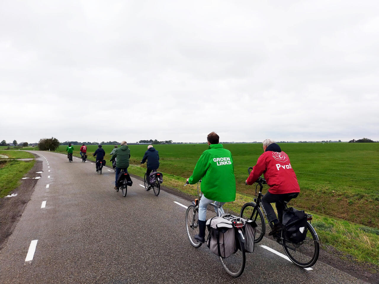 GroenLinks en PvdA fietsen door Westerkwartier.